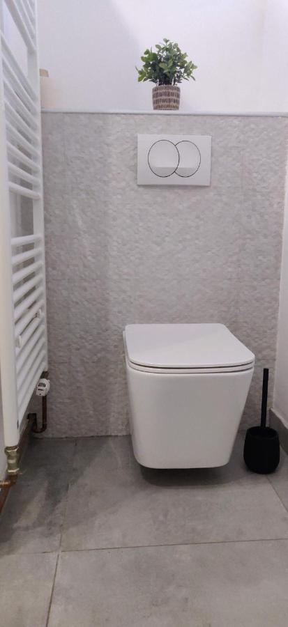 Apartman Mara Mala Subotica Buitenkant foto